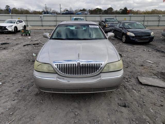 1LNHM82W73Y635810 - 2003 LINCOLN TOWN CAR S SILVER photo 5