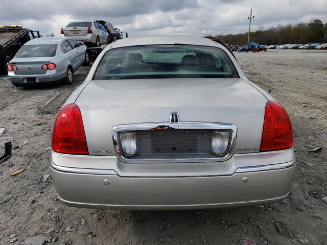 1LNHM82W73Y635810 - 2003 LINCOLN TOWN CAR S SILVER photo 6