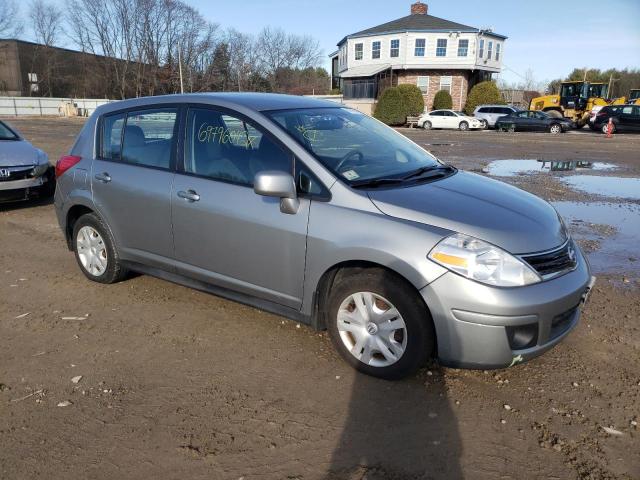 3N1BC1CP7BL385905 - 2011 NISSAN VERSA GRAY photo 4