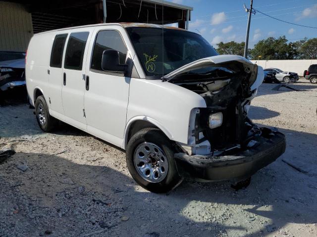 1GCUGADX3A1110563 - 2010 CHEVROLET EXPRESS G1 WHITE photo 4