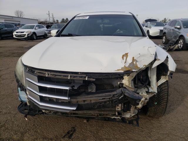 5J6TF2H52BL006546 - 2011 HONDA ACCORD CRO WHITE photo 5