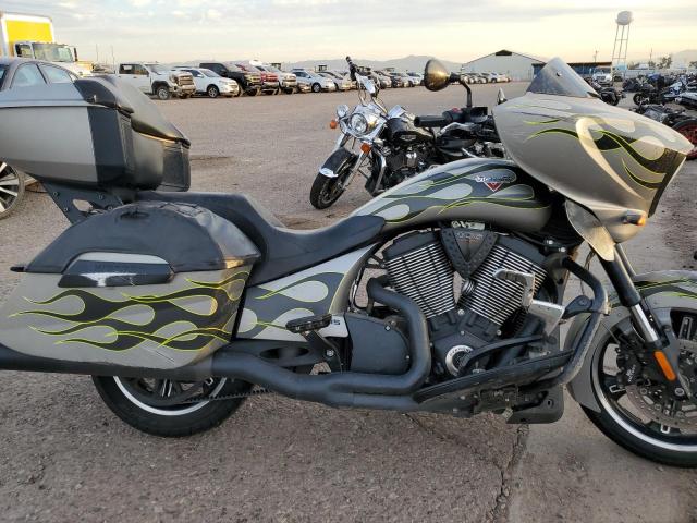 5VPDW36N5E3036858 - 2014 VICTORY MOTORCYCLES CROSS COUN GRAY photo 9