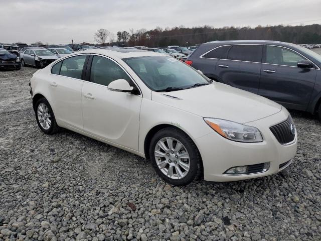 2G4GR5ER8C9200395 - 2012 BUICK REGAL WHITE photo 4