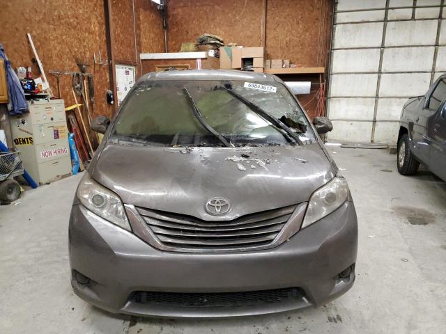 5TDKK3DC5FS544279 - 2015 TOYOTA SIENNA LE CHARCOAL photo 5