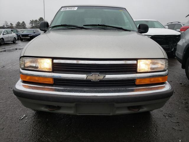 1GNDT13W6W2256095 - 1998 CHEVROLET BLAZER GOLD photo 5