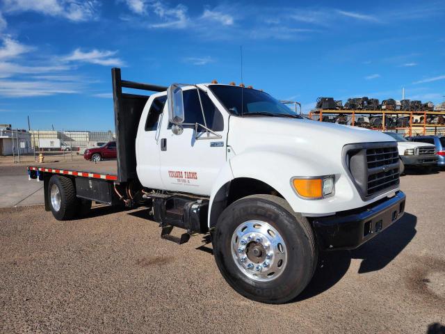 3FDXX75R11MA75522 - 2001 FORD F750 SUPER WHITE photo 1