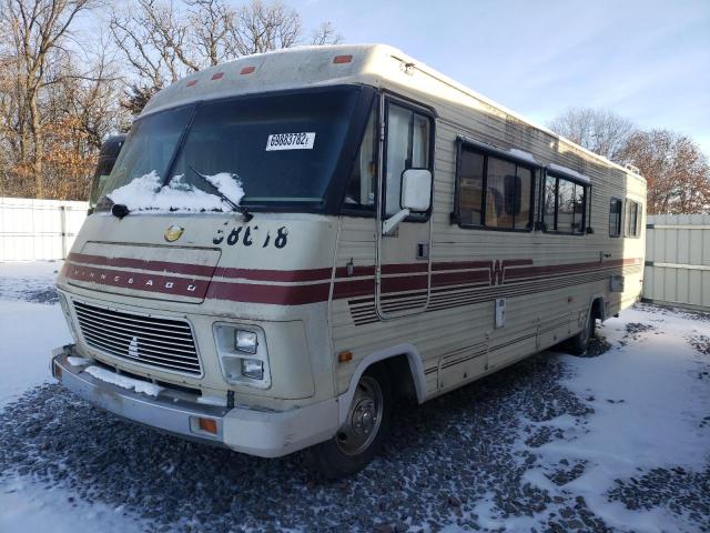 1GBKP37W9F331938 - 1985 CHEVROLET P30 BEIGE photo 2