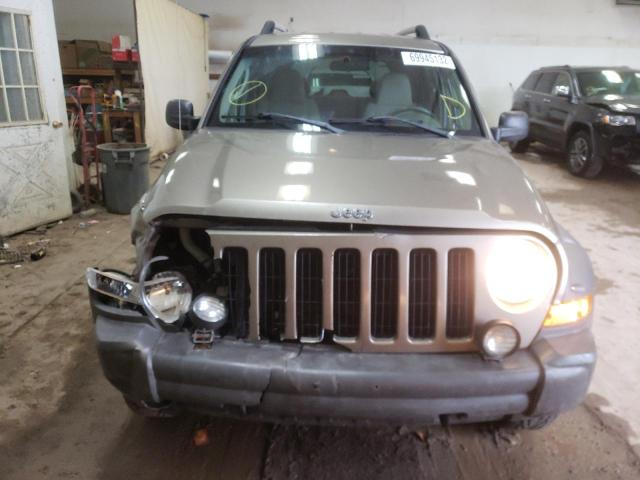 1J4GL38K95W613486 - 2005 JEEP LIBERTY RE 银色 照片 5