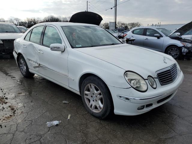 WDBUF26J85A717967 - 2005 MERCEDES-BENZ E 320 CDI WHITE photo 4