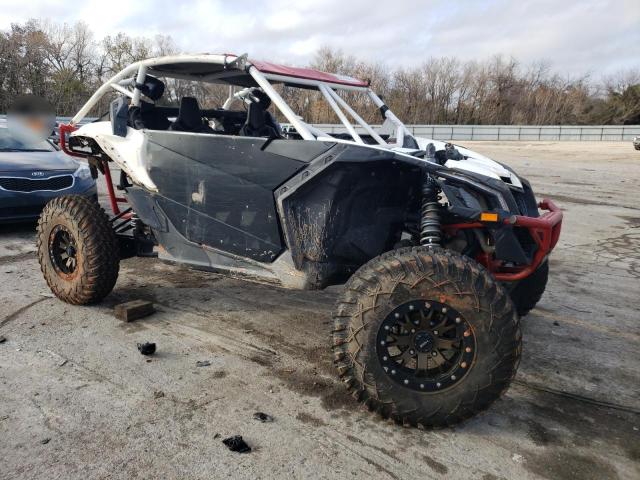 3JBVGAW2XHK000031 - 2017 CAN-AM MAVERICK X WHITE photo 1