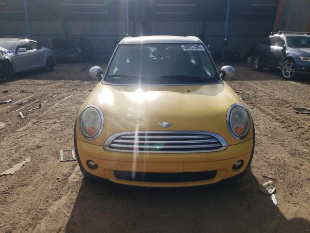 WMWML33588TJ46767 - 2008 MINI COOPER CLU YELLOW photo 5