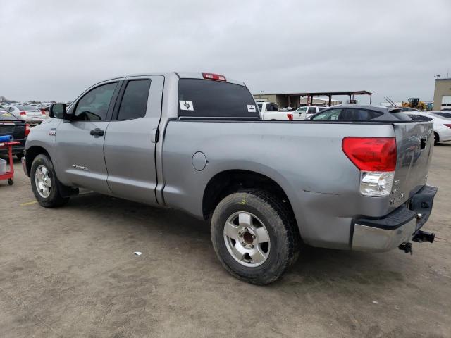 5TFBV54158X047599 - 2008 TOYOTA TUNDRA DOU SILVER photo 2