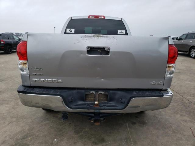 5TFBV54158X047599 - 2008 TOYOTA TUNDRA DOU SILVER photo 6