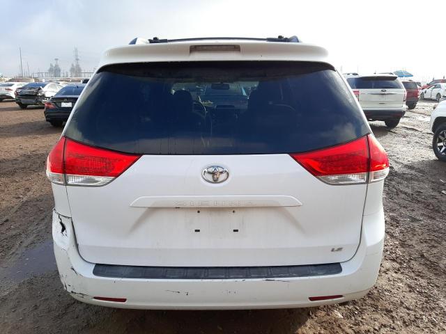 5TDKK3DC0CS212827 - 2012 TOYOTA SIENNA LE WHITE photo 6