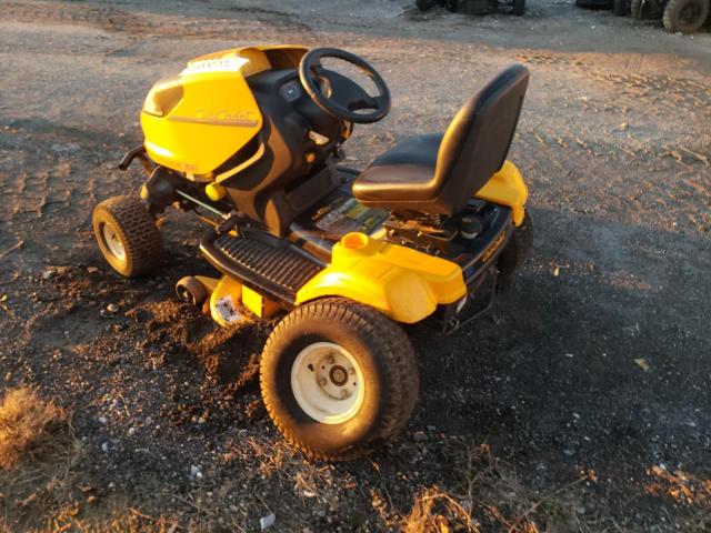 1B217G50091 - 2010 CUBC MOWER YELLOW photo 3