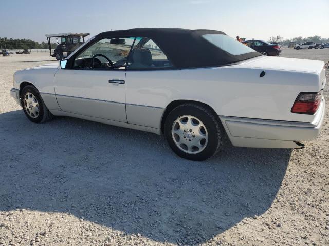 WDBEA66E5SC172906 - 1995 MERCEDES-BENZ E 320 WHITE photo 2