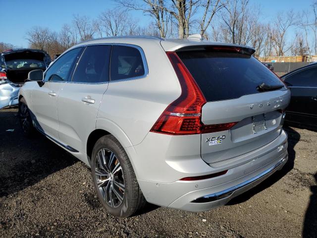 YV4062RL3N1054009 - 2022 VOLVO XC60 B6 IN GRAY photo 2