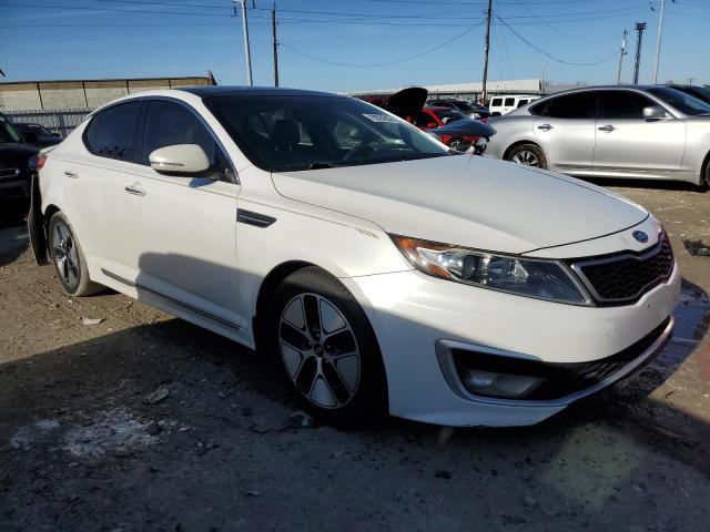 KNAGM4AD2C5024221 - 2012 KIA OPTIMA HYB WHITE photo 4