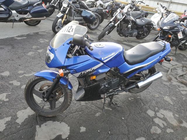 JKAEXVD175A090082 - 2005 KAWASAKI EX500 D BLUE photo 2