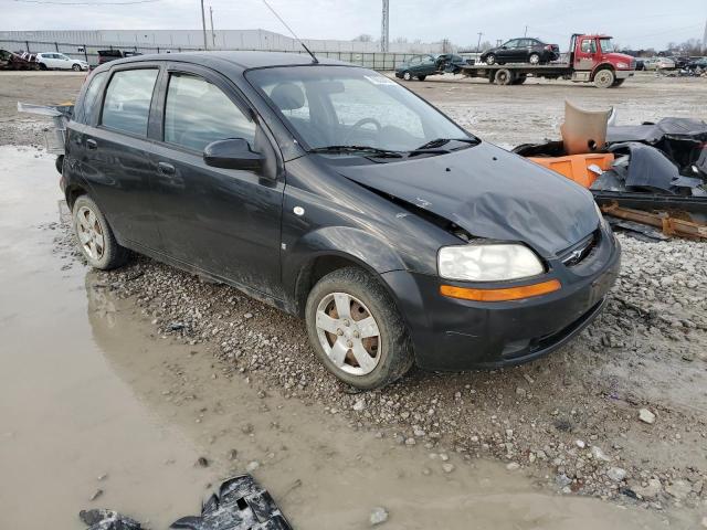 KL1TD66628B234163 - 2008 CHEVROLET AVEO BASE BLACK photo 4