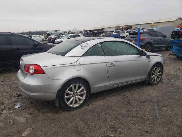 WVWBA7AH4BV000592 - 2011 VOLKSWAGEN EOS KOMFOR SILVER photo 3