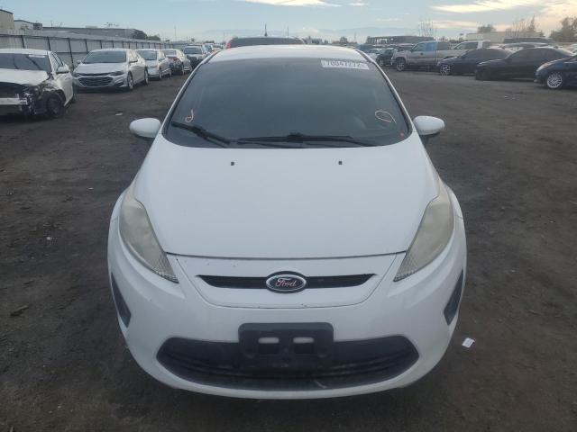 3FADP4EJ4DM168156 - 2013 FORD FIESTA SE WHITE photo 5