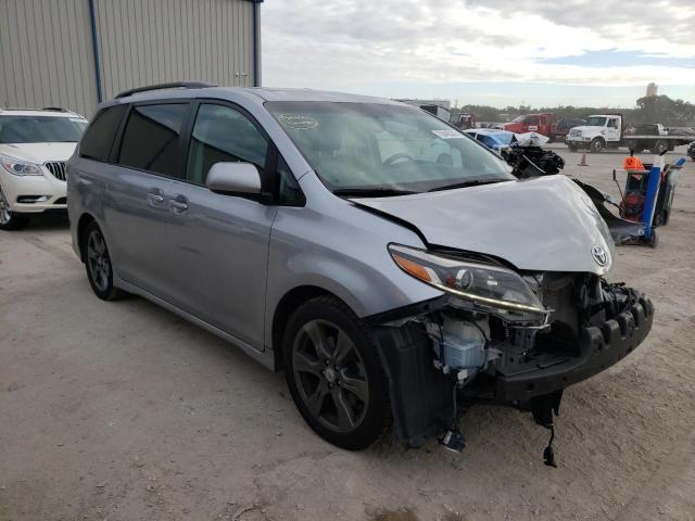 5TDXZ3DC0HS899963 - 2017 TOYOTA SIENNA SE SILVER photo 4