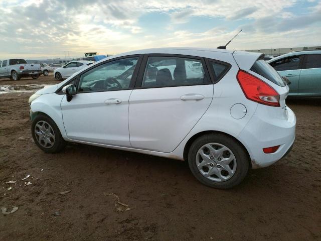 3FADP4EJ9DM137226 - 2013 FORD FIESTA SE WHITE photo 2