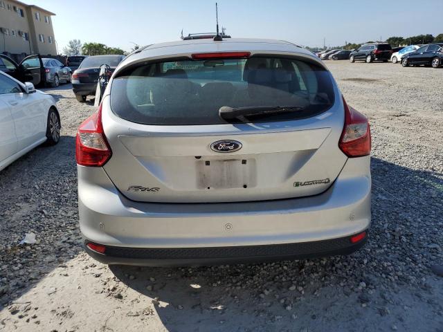 1FADP3R48DL139842 - 2013 FORD FOCUS BEV SILVER photo 6