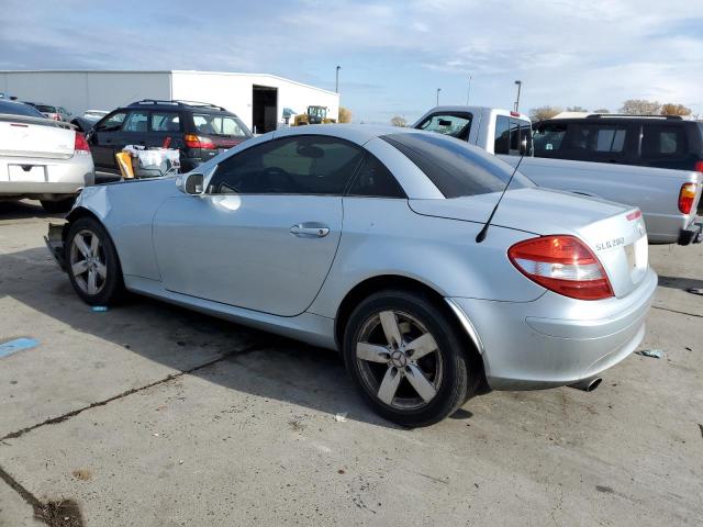 WDBWK54F76F111018 - 2006 MERCEDES-BENZ SLK 280 SILVER photo 2