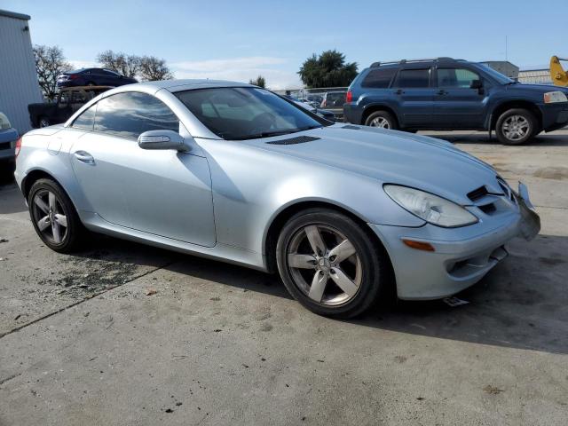 WDBWK54F76F111018 - 2006 MERCEDES-BENZ SLK 280 SILVER photo 4