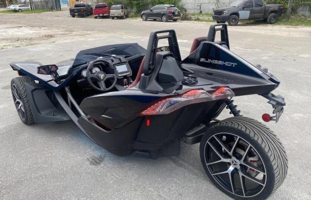 57XAASFA4J8128880 - 2018 POLARIS SLINGSHOT BLACK photo 3