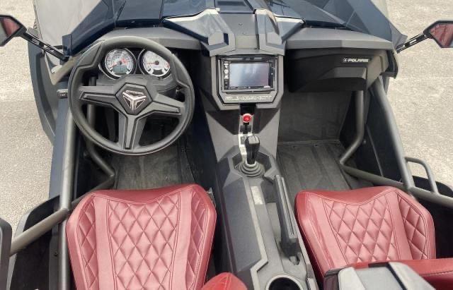 57XAASFA4J8128880 - 2018 POLARIS SLINGSHOT BLACK photo 5