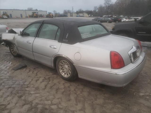 1LNFM82WXWY734066 - 1998 LINCOLN TOWN CAR S SILVER photo 2