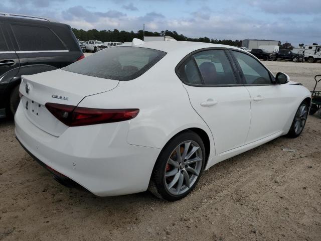 ZARFAMAN1N7655474 - 2022 ALFA ROMEO GIULIA WHITE photo 3