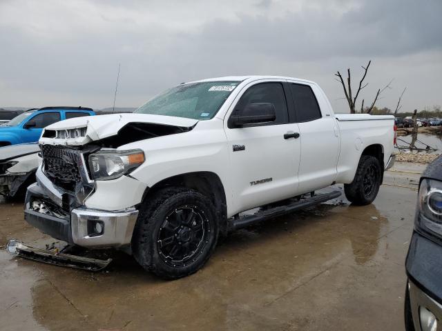 5TFUW5F11JX743319 - 2018 TOYOTA TUNDRA DOU WHITE photo 1