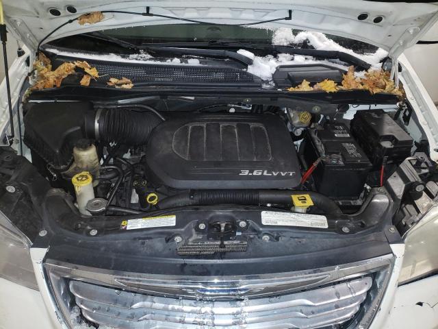 2A4RR5DG1BR666501 - 2011 CHRYSLER TOWN AND C WHITE photo 12