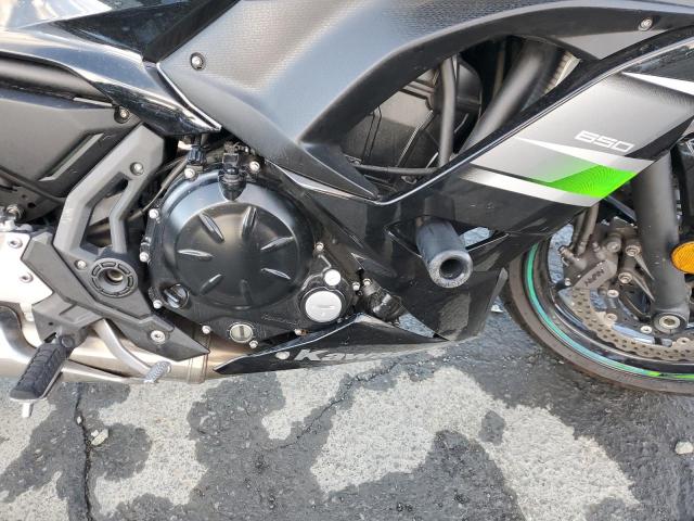 JKAEXEJ17KDA04111 - 2019 KAWASAKI EX650 J შავი ფოტო 7