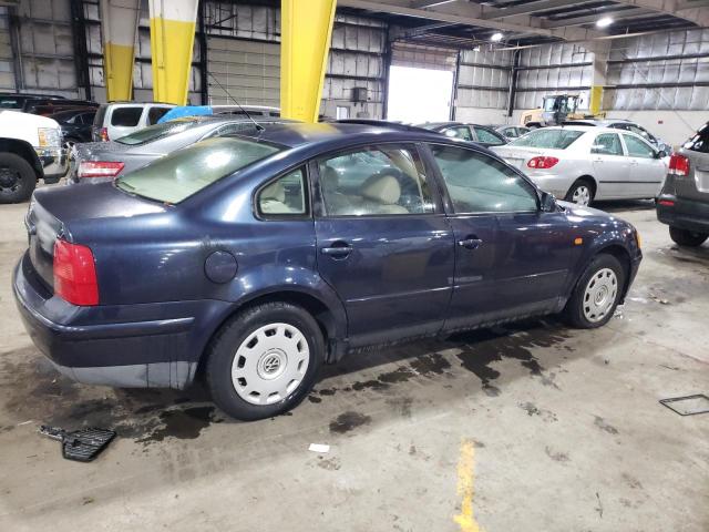 WVWMA63B5WE389051 - 1998 VOLKSWAGEN PASSAT GLS BLUE photo 3