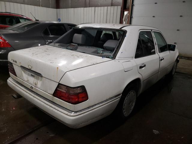 WDBEA32E2SC236890 - 1995 MERCEDES-BENZ E 320 BASE WHITE photo 3