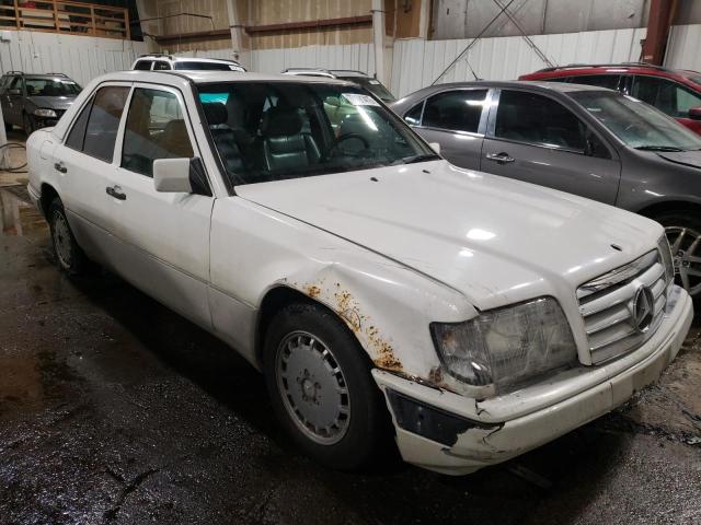 WDBEA32E2SC236890 - 1995 MERCEDES-BENZ E 320 BASE WHITE photo 4