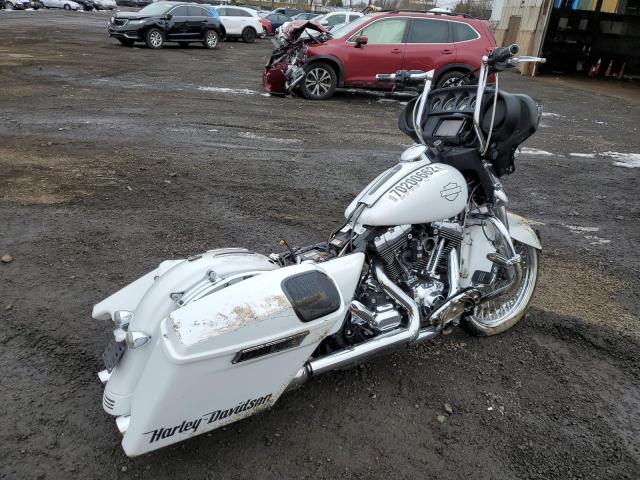 1HD1KRM13FB650930 - 2015 HARLEY-DAVIDSON FLHXS STRE WHITE photo 4