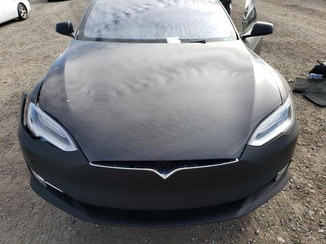 5YJSA1E45FF101875 - 2015 TESLA MODEL S Սև լուսանկար 11