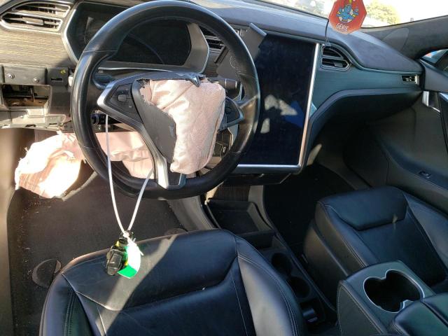 5YJSA1E45FF101875 - 2015 TESLA MODEL S Սև լուսանկար 8