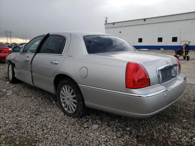 1LNHM82W33Y605235 - 2003 LINCOLN TOWN CAR S SILVER photo 2