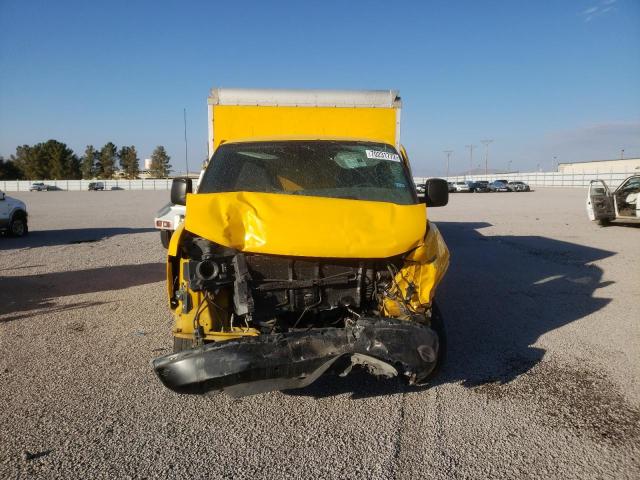 1GD072CA7E1908213 - 2014 GMC SAVANA CUT YELLOW photo 5