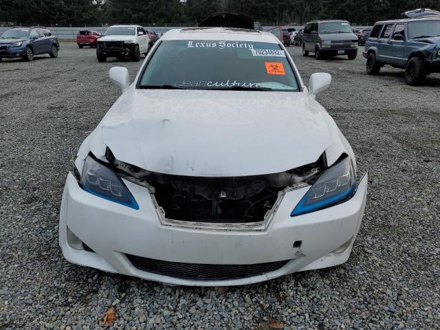 JTHBE262X72011728 - 2007 LEXUS IS 350 WHITE photo 5