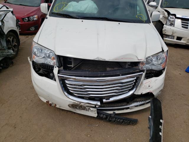 2C4RC1BG0DR742876 - 2013 CHRYSLER TOWN & COU WHITE photo 9