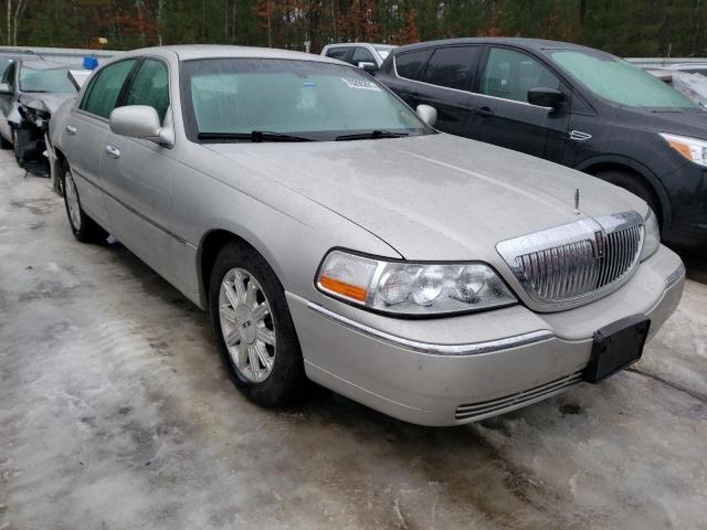 2LNHM82V49X600397 - 2009 LINCOLN TOWNCAR SILVER photo 1