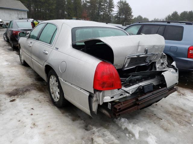 2LNHM82V49X600397 - 2009 LINCOLN TOWNCAR SILVER photo 3